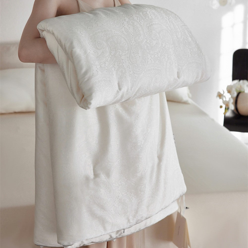 Microfaser-Steppbett mit Paisley-Jacquard-Bezug und temperaturausgleichender Füllung