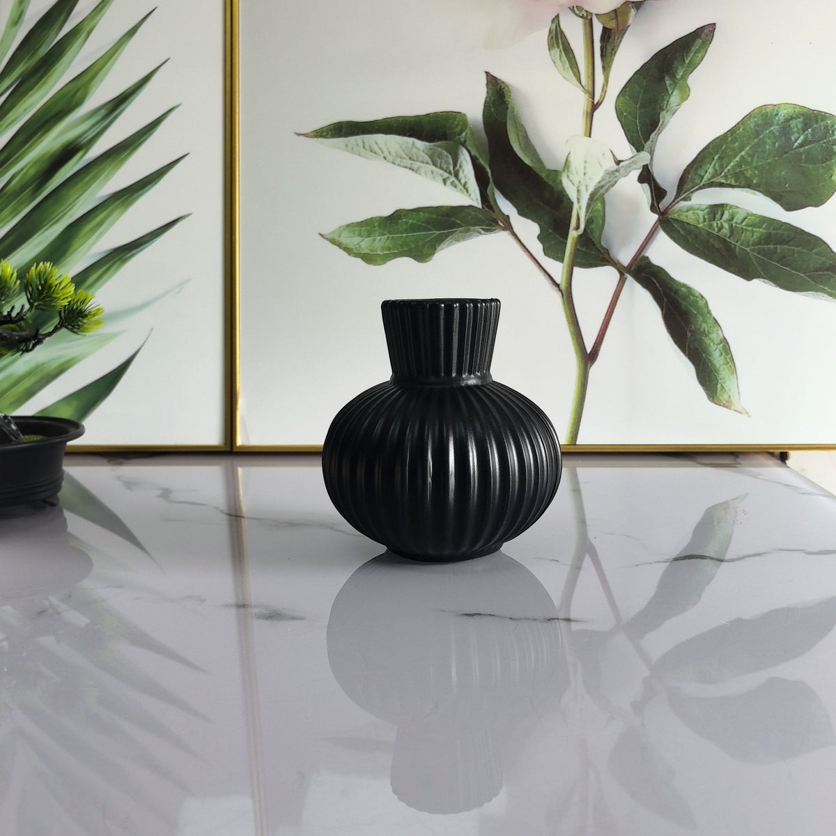 Elegante gerippte Keramikvase Brehn
