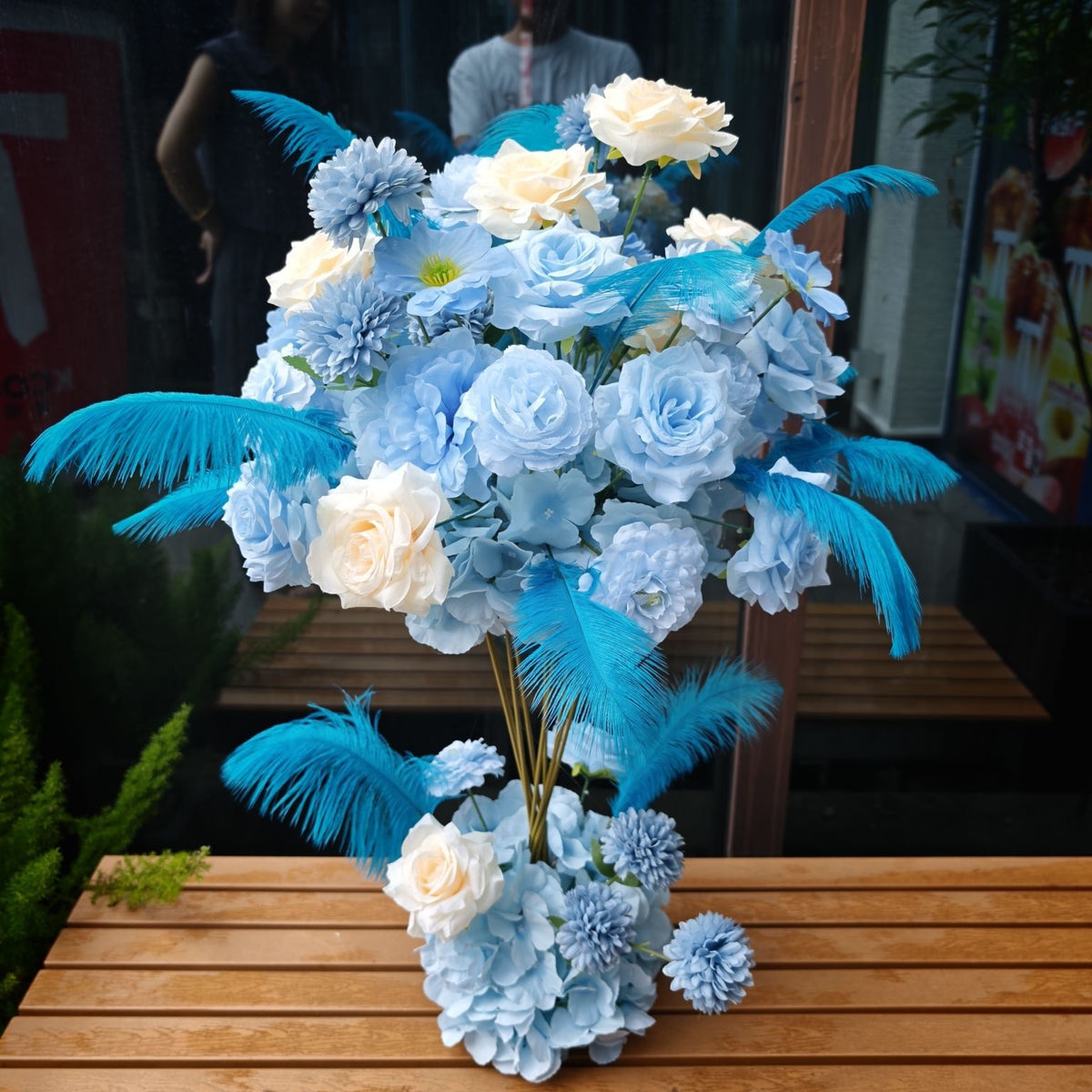 Elegante dekorative florale Mittelstück für Zuhause