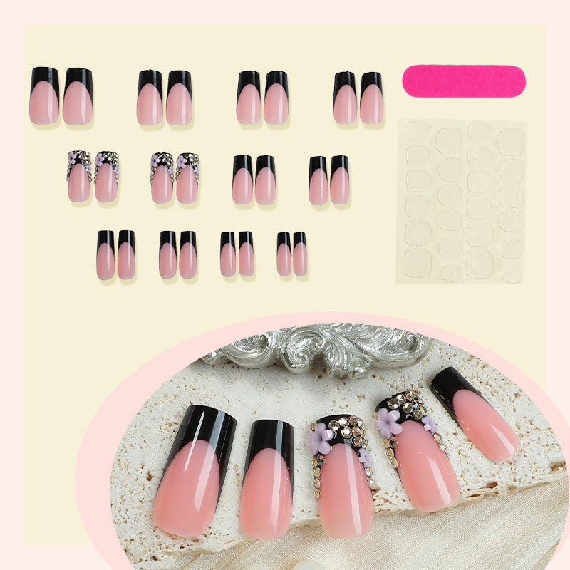 Elegantes Press-On-Nagelset mit Strass und glänzenden Akzenten Brehn