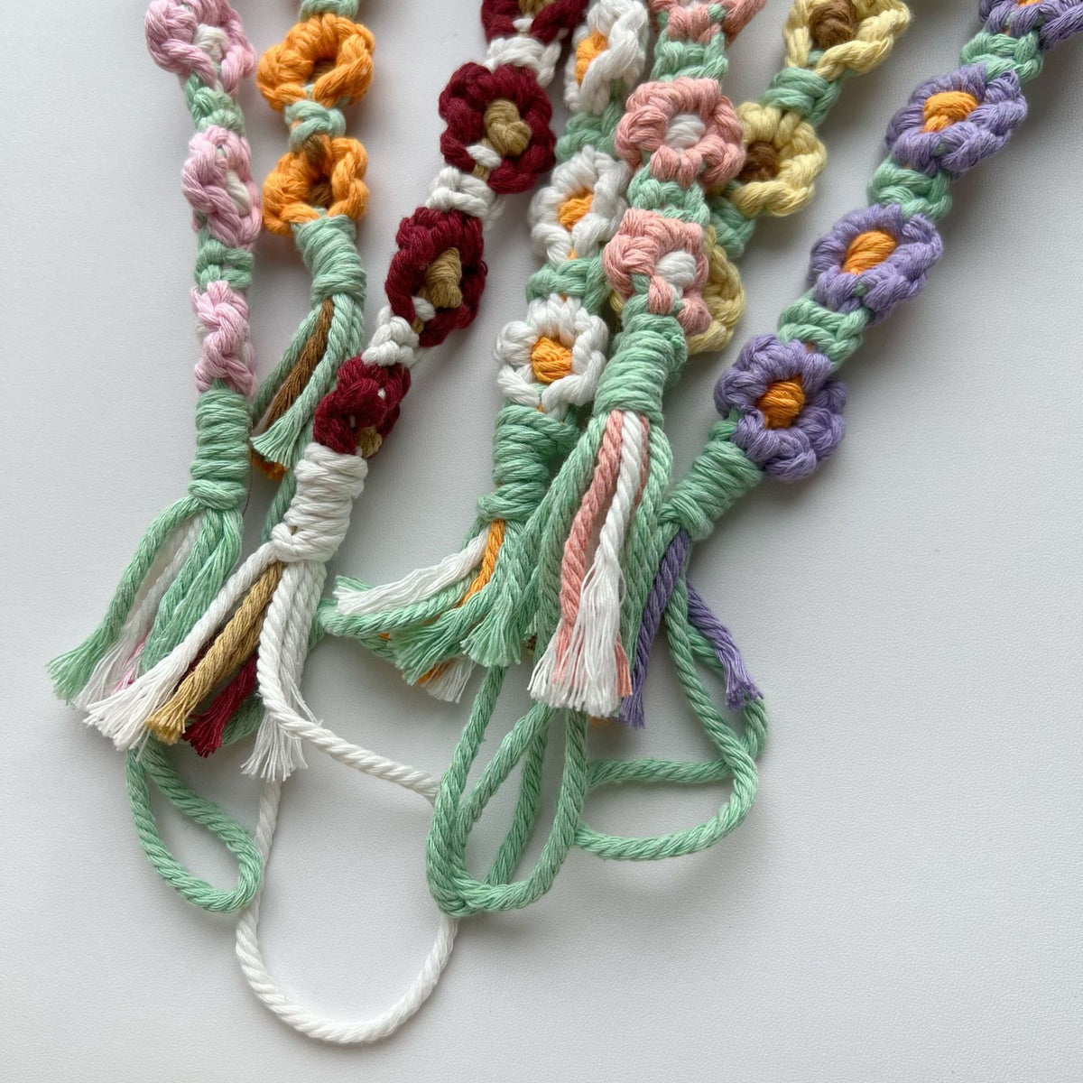 Makramee Kinderwagen- und Schnuller-Lanyard mit Holzstern-Clip