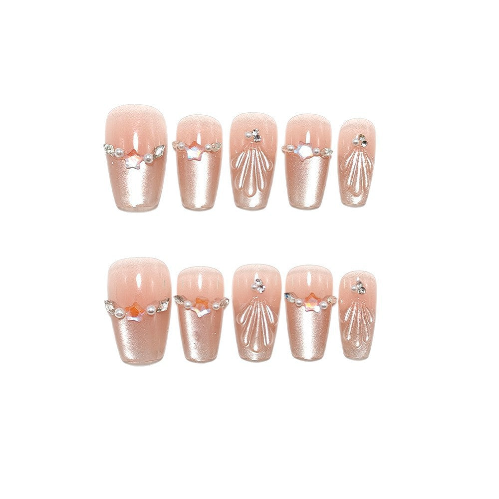 Elegante Kunstnägel mit Perlen- und Strassverzierungen Brehn