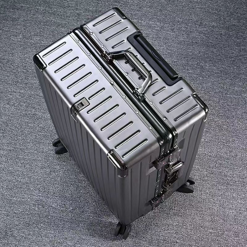 Robuster Expeditionskoffer Brehn