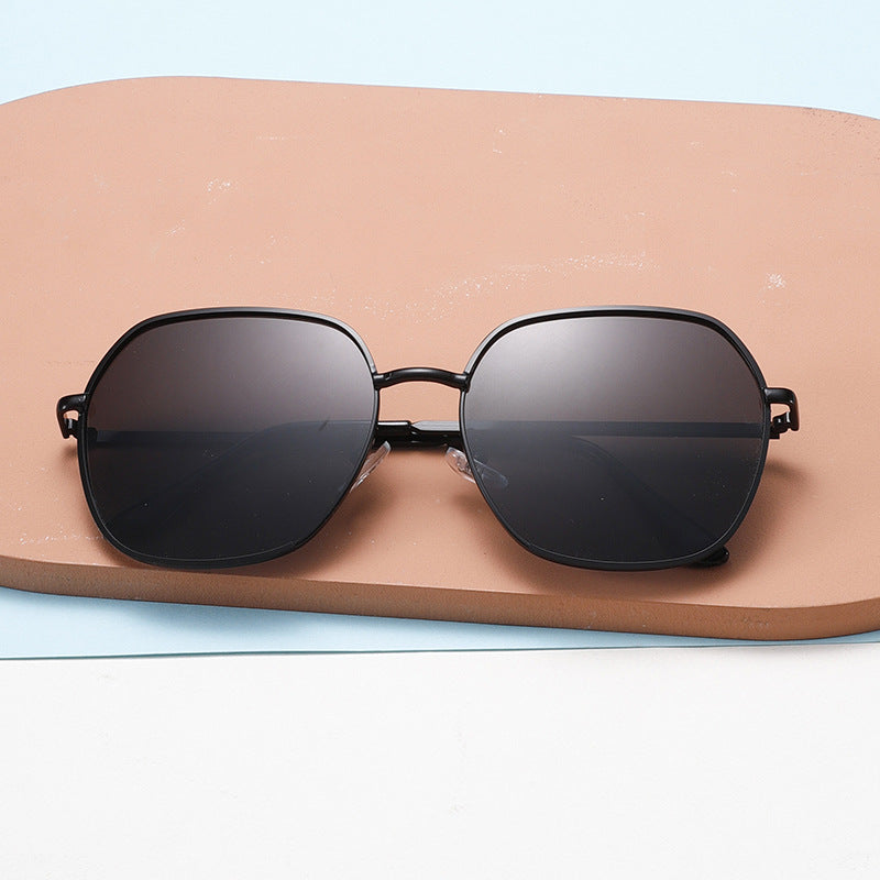 Damen Elegante oversized Sonnenbrille mit hochwertigem Metallrahmen und UV-Schutz Brehn