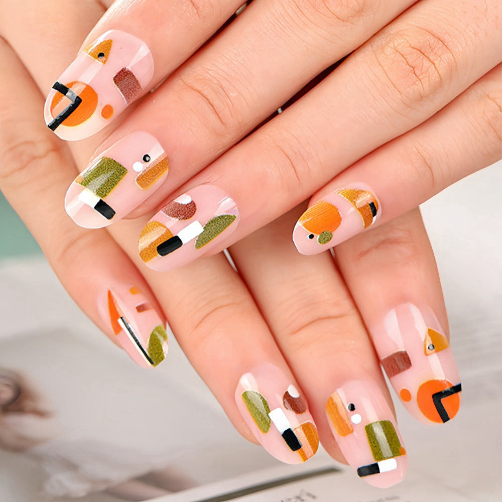 Kunstnägel mit geometrischem Design Brehn