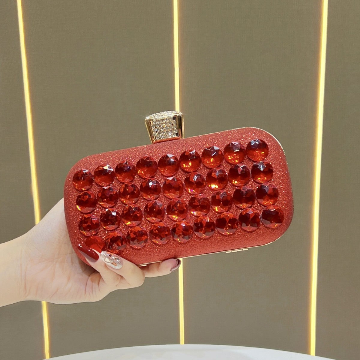 Edelstein-besetzte Clutch