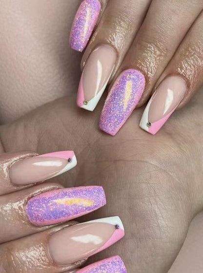 Dekorative glitzernde Press-On Nagelkunst Brehn