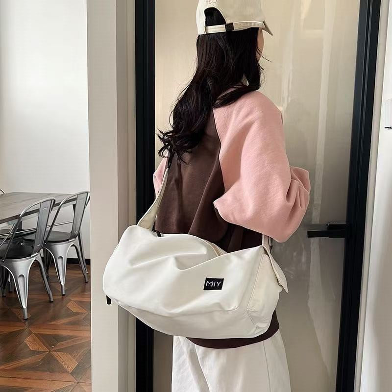 Schultertasche Mit Praktischen Fächern Brehn