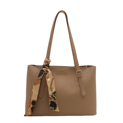 Elegante Kunstleder Tote Bag mit Schal-Detail
