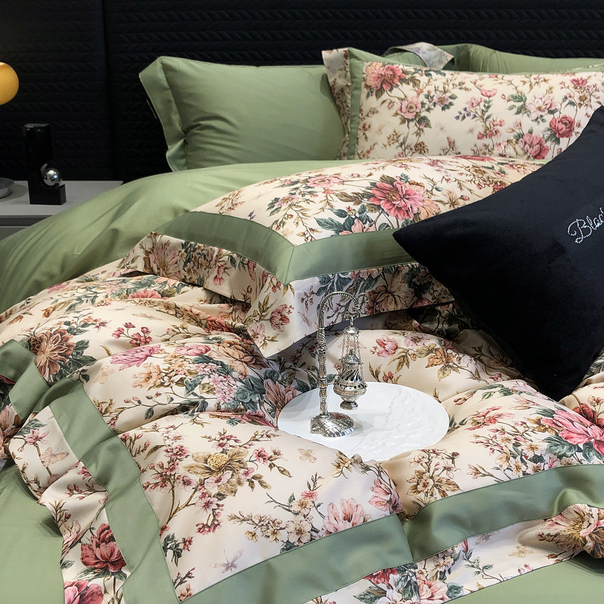 Luxuriöses Baumwollsatin-Bettwäsche-Set mit Tier-Toile-Motiv und Satinkante