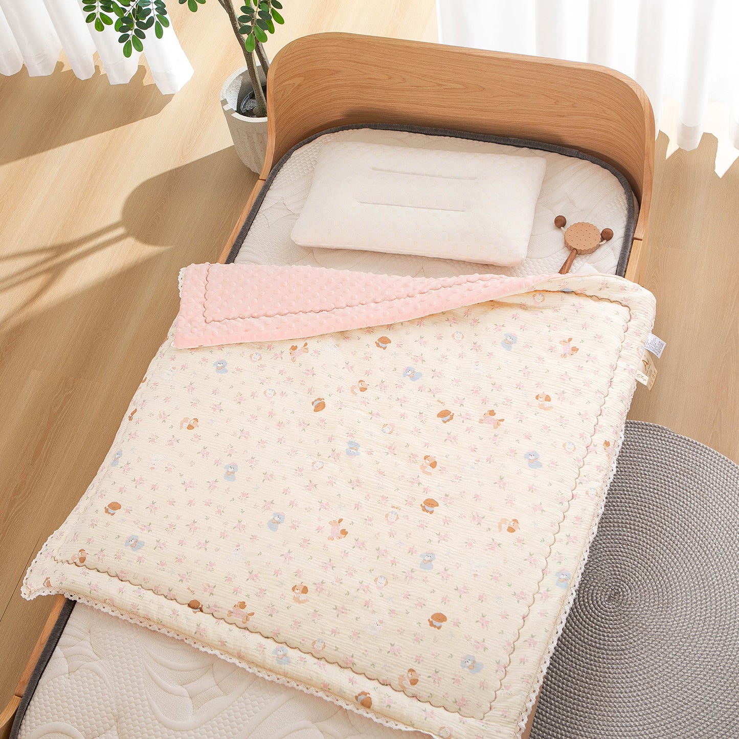 Damen Tagesdecke mit hochwertigem floralem Design Brehn