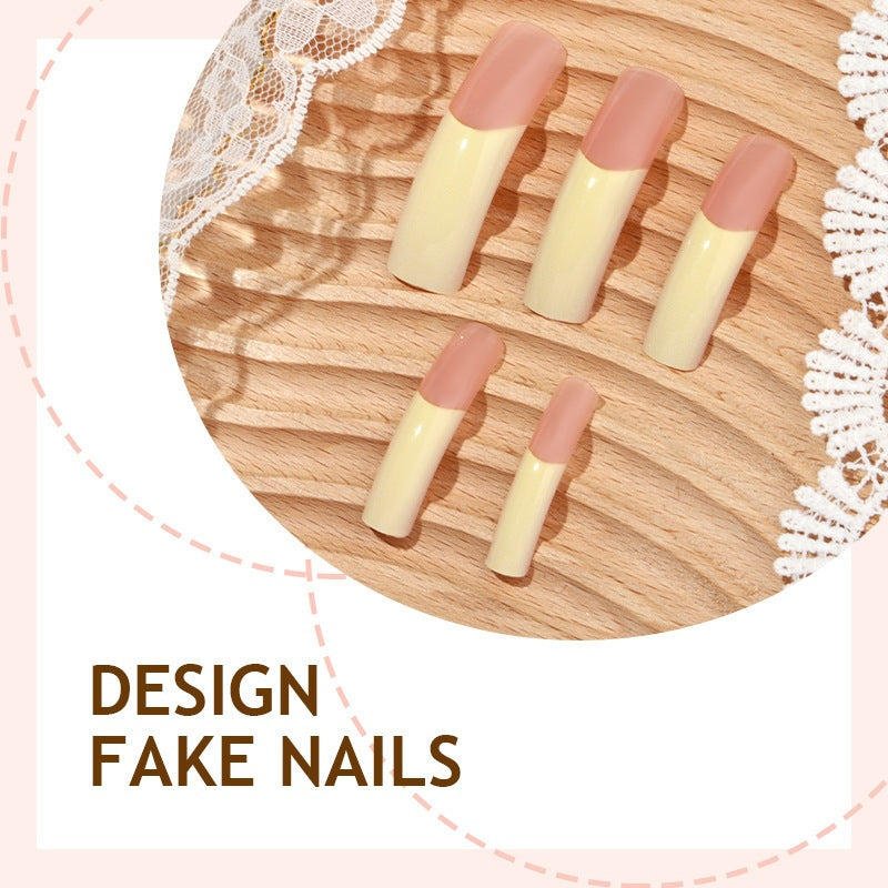 Kunstnagelset mit eleganten französischen Spitzen und hochwertigen Materialien Brehn