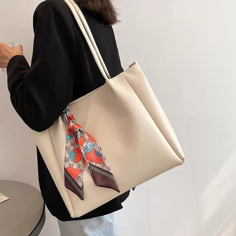 Moderne Handtasche mit Verstellbarem Schulterriemen Brehn
