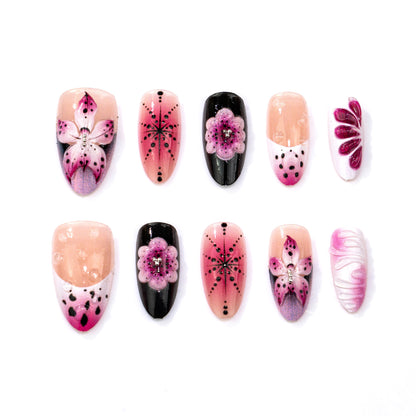 Themengebundenes Floral Nail Art Set