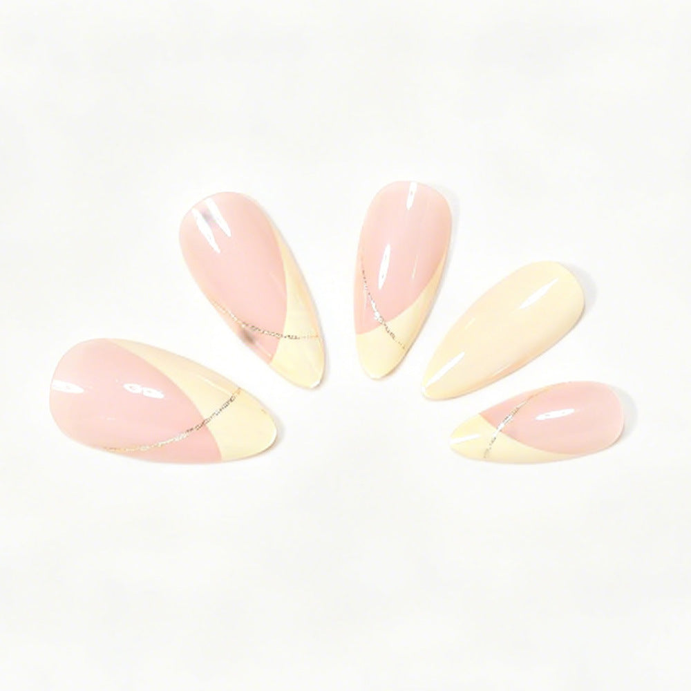 Elegantes French Tip Nagelkunst Set Brehn