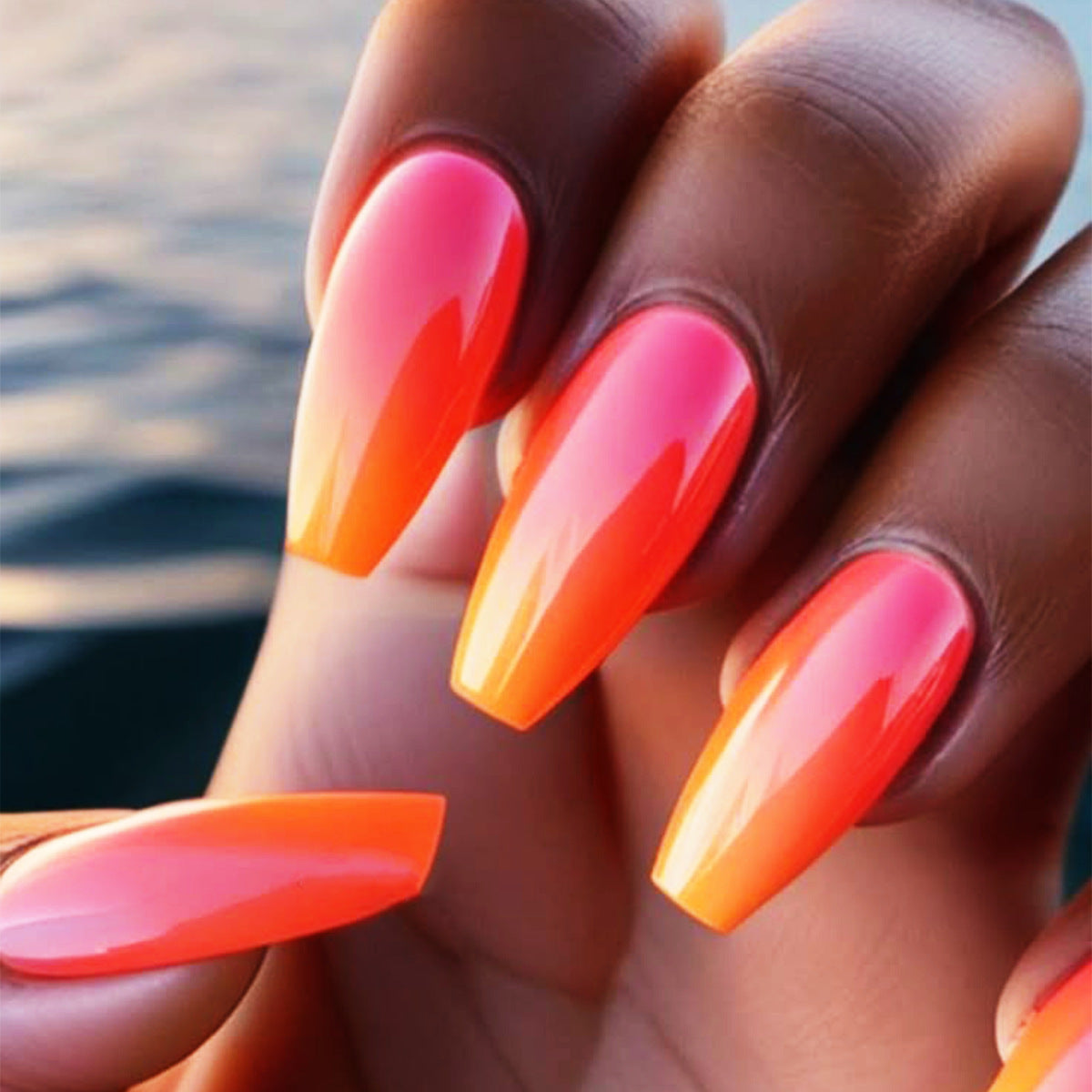 Ombre Stiletto Druck-Nägel mit glänzendem Finish Brehn