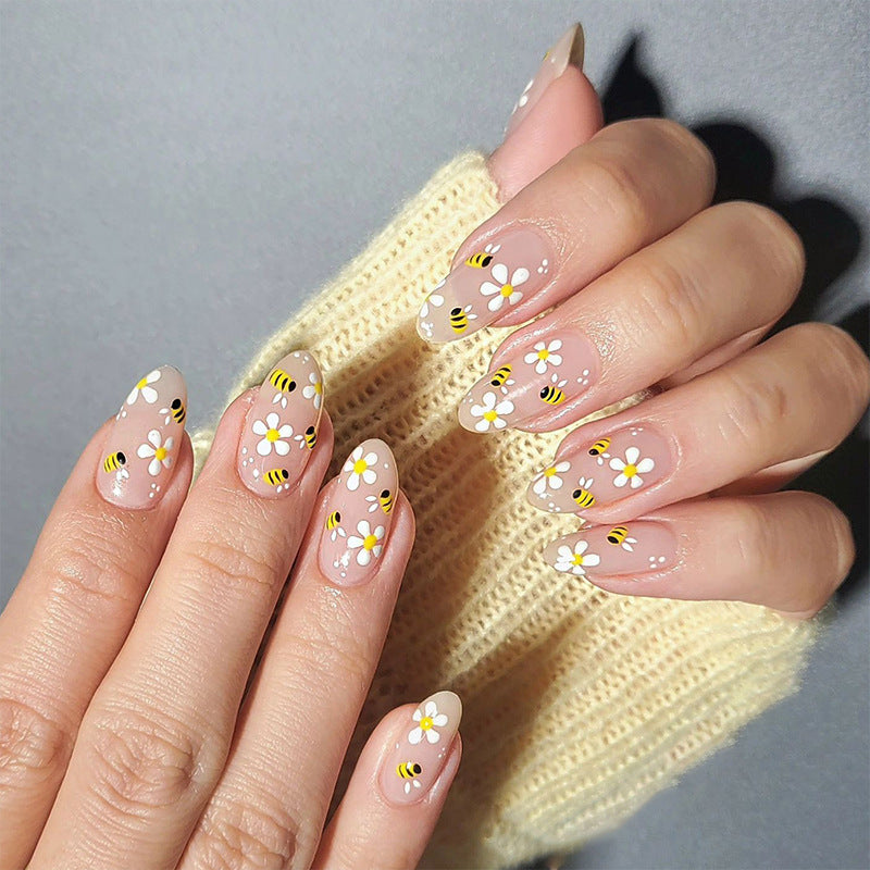 Kunstvolle Nail Art Brehn