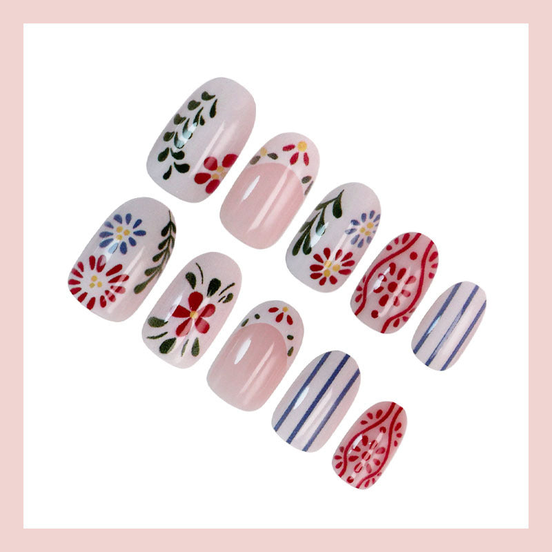 Kunstnagelset mit floralen und grafischen Mustern Brehn