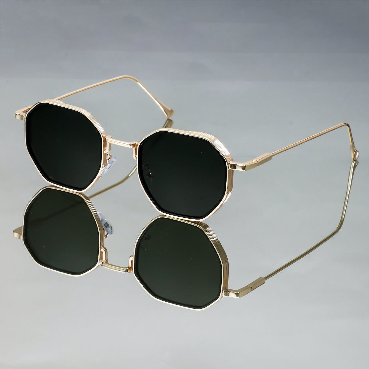 Damen Sonnenbrille im eleganten, geometrischen Stil mit strapazierfähigem Rahmen Brehn