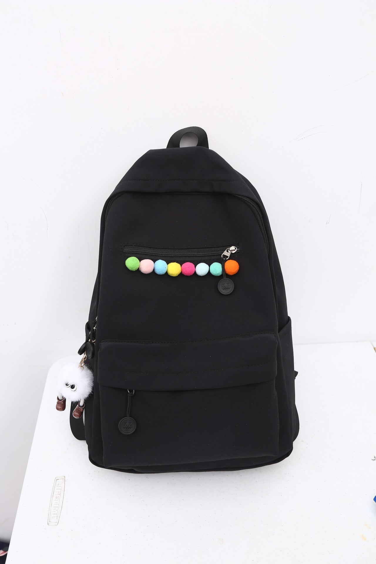 Praktischer Rucksack mit Farbenfrohen Applikationen Brehn