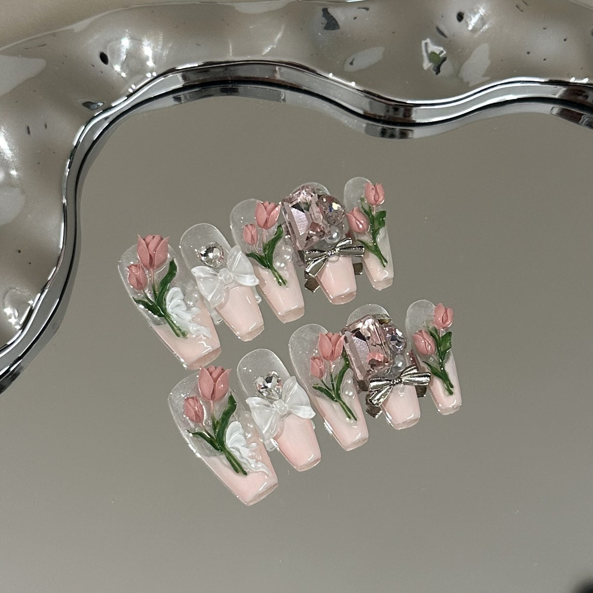 Florale Artisan Press-On Nagelkunst