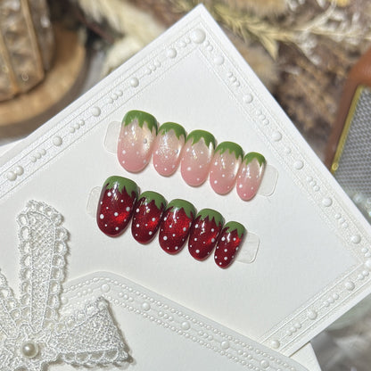 Künstlerisches Erdbeerdesign Press-On Nagelset Brehn