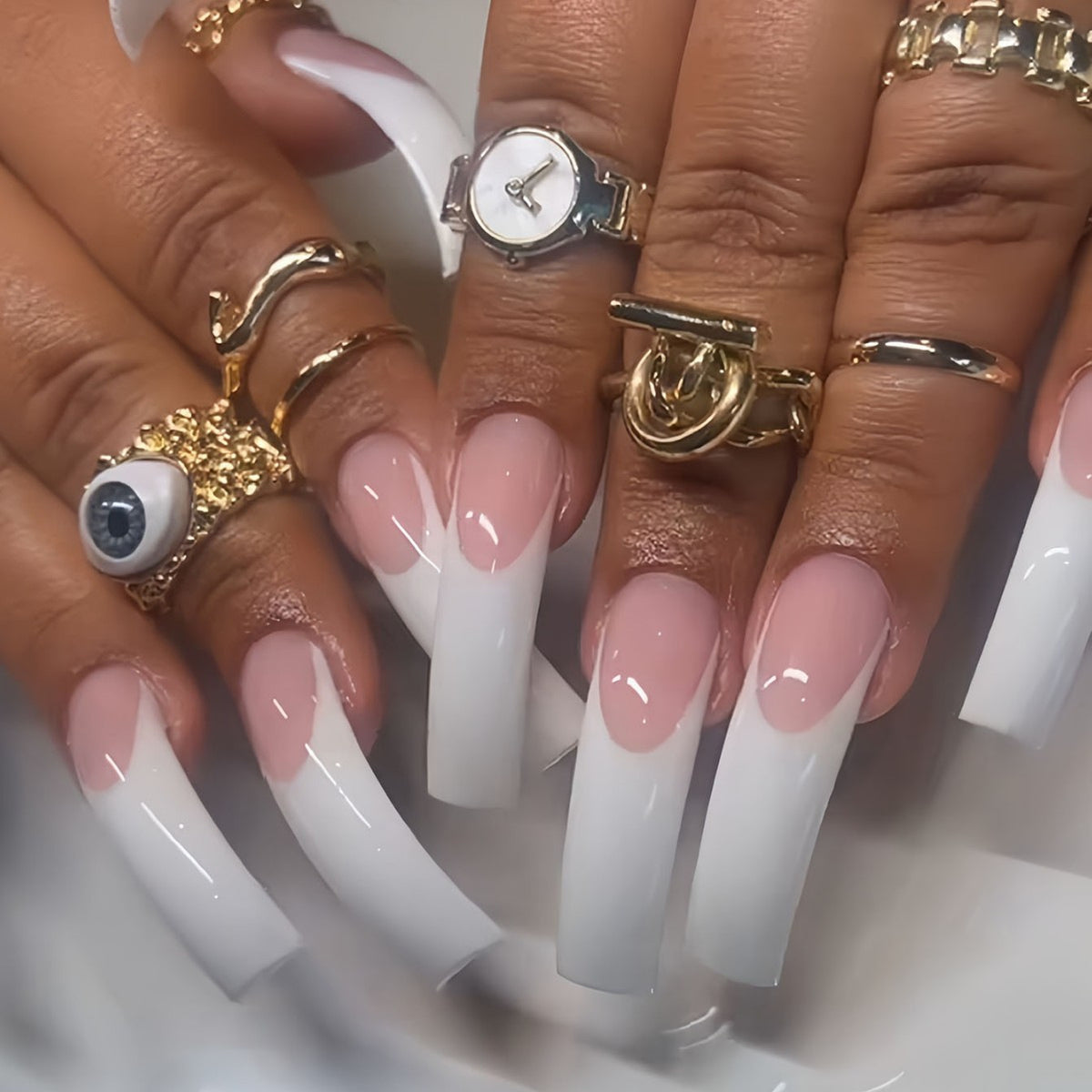 Elegante französische Tipp-Acrylnagelverlängerungen Brehn