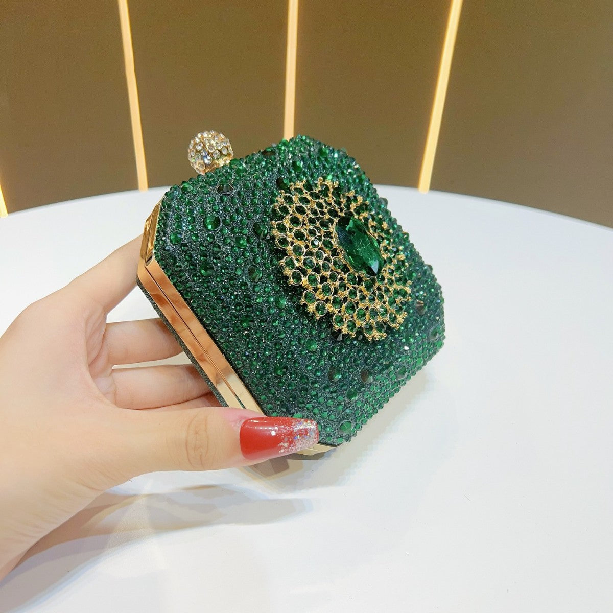 Glänzende mit Strass verzierten Clutch