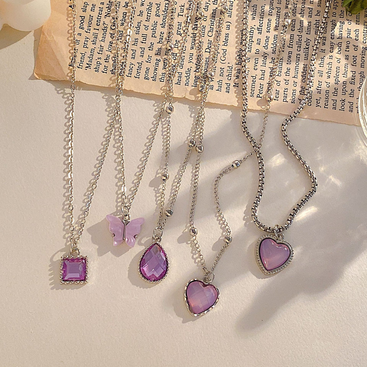 Charmantes Anhänger-Neklace-Set Brehn