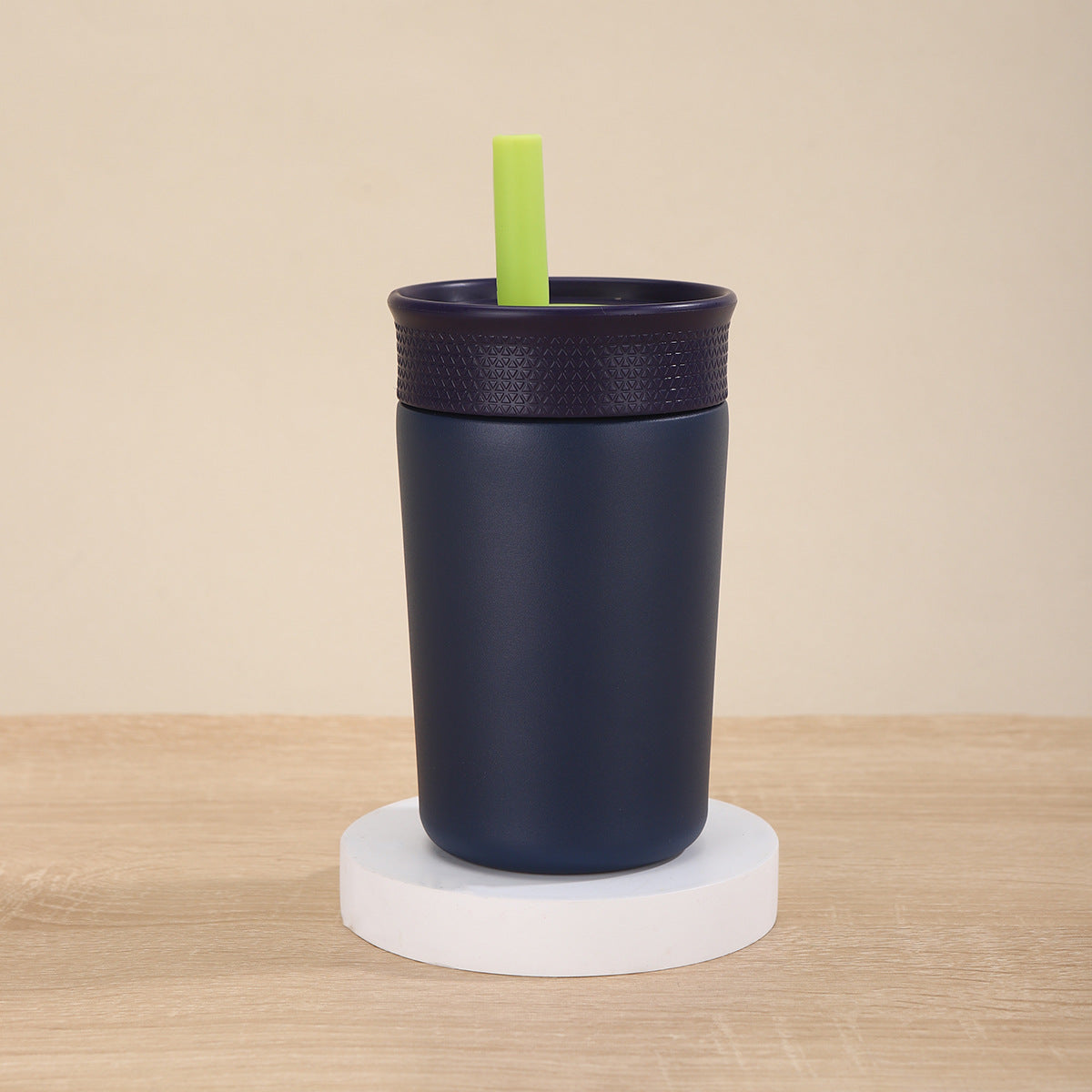 Damen Isolierte Trinkflasche mit Silikonhut und Strohhalm Brehn