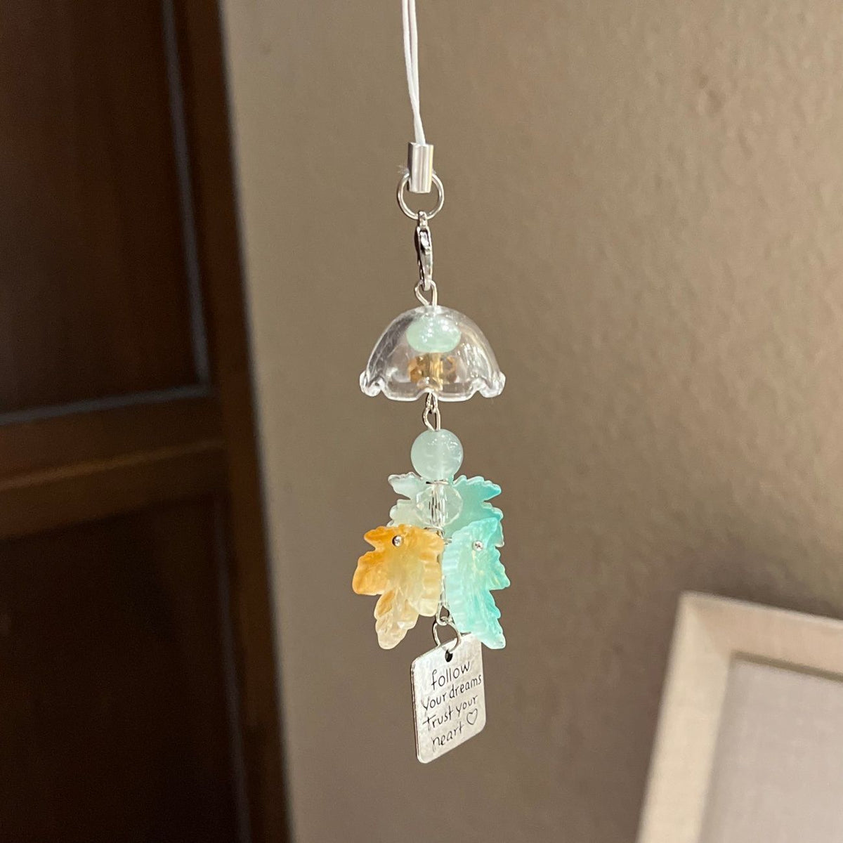 Inspirierender Blumenanhänger Charm Brehn