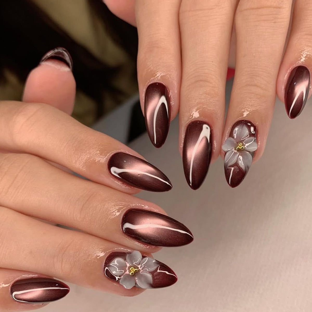 Elegante floral Akzent Nagel Kunst Extensions Brehn