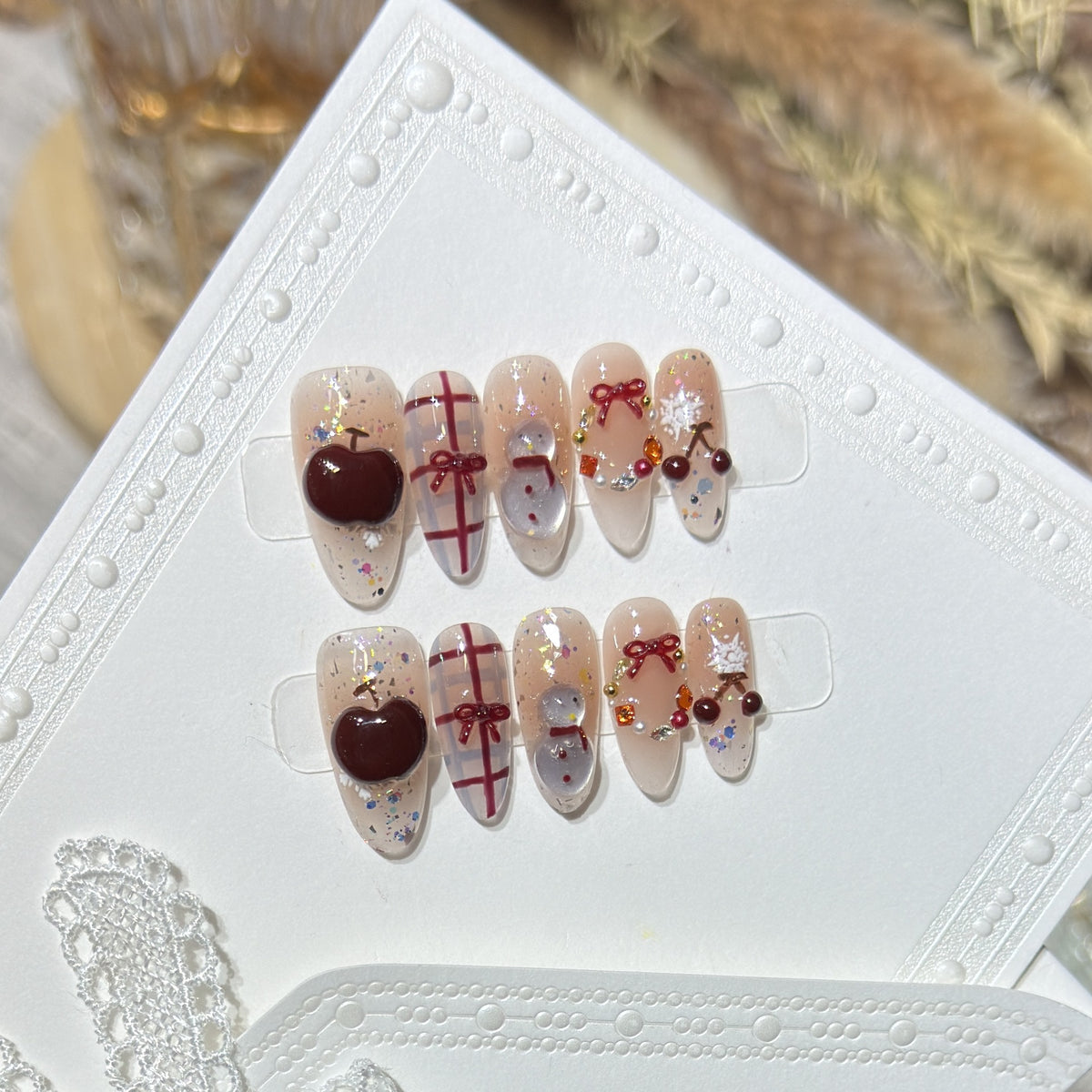 Winter-Themed Press-On Nail Art Set Brehn