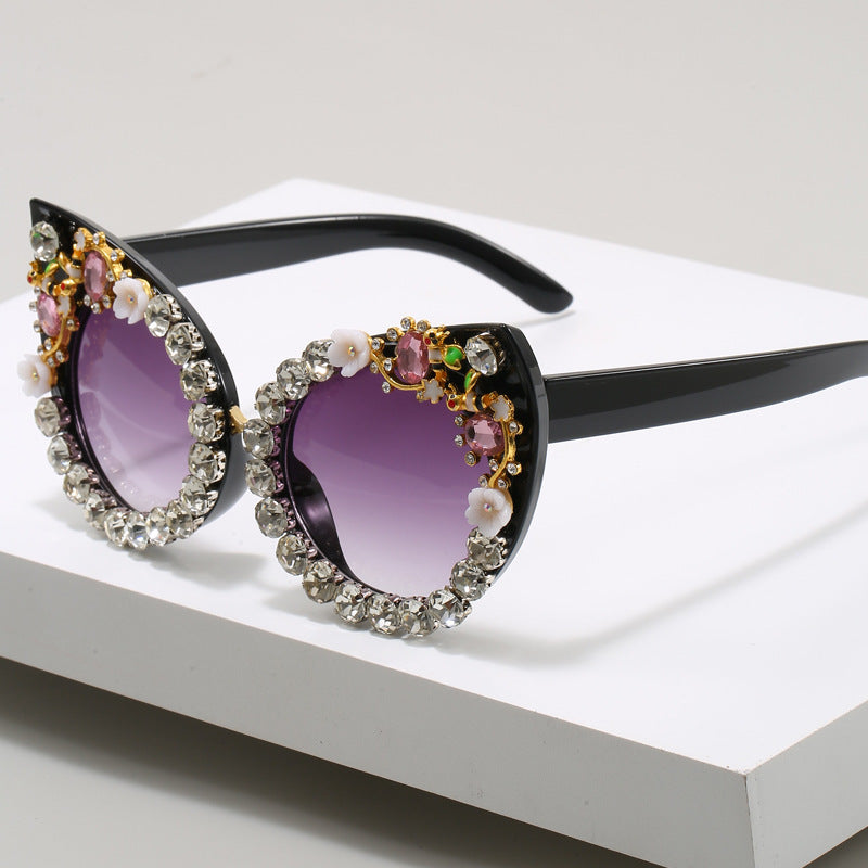 Damen Herzförmige Sonnenbrille mit funkelnden Akzenten Brehn
