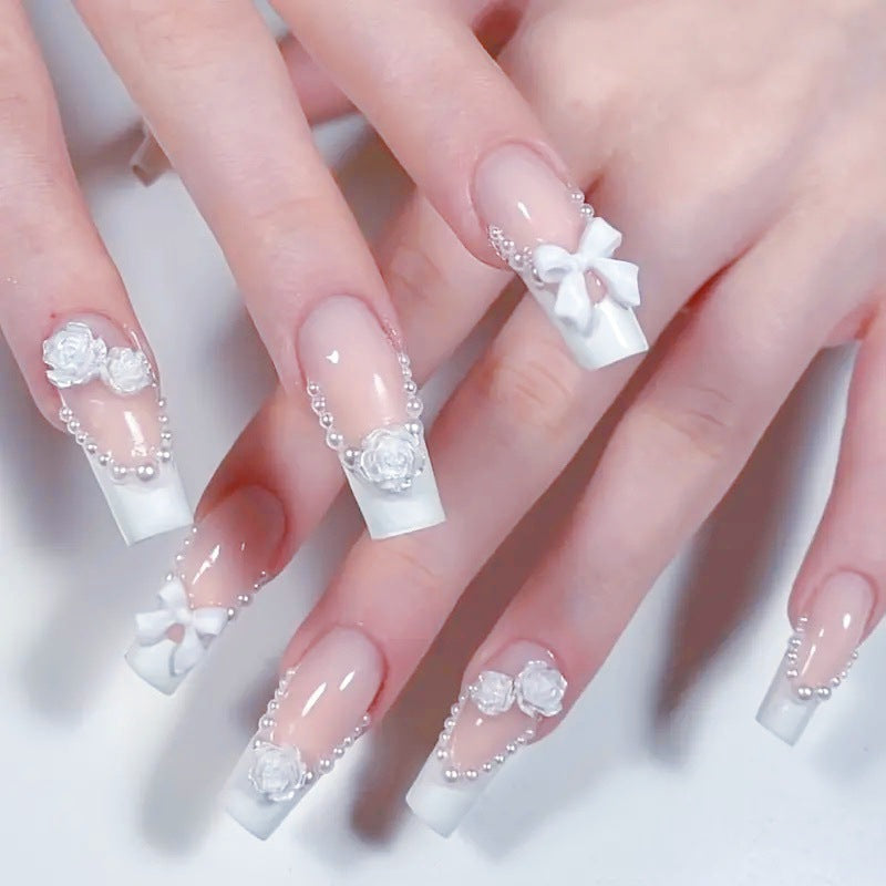 Dekorative Nagelverzierungen Brehn