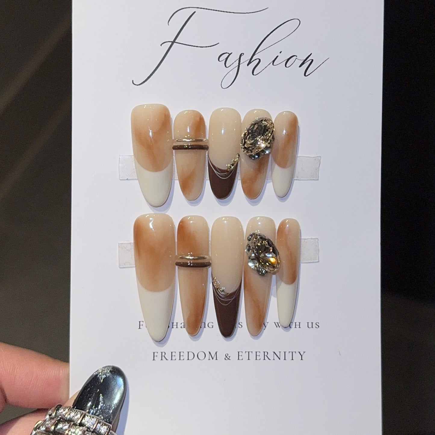 Kunstnagelset mit Elegantem Glamour-Design Brehn