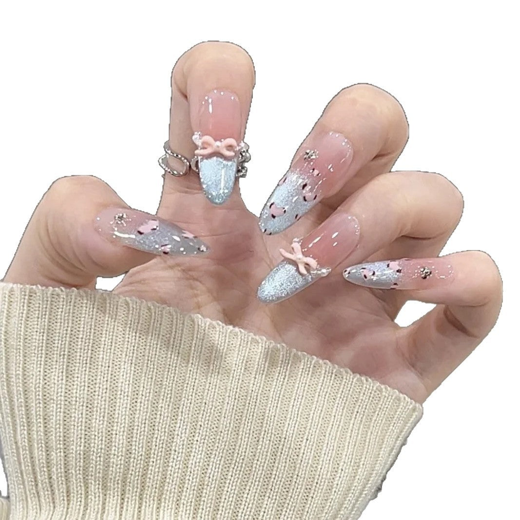 Künstlerisches Press-On-Nageldesign-Set mit floralen und Edelstein-Akzenten Brehn