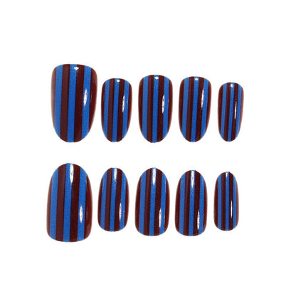 Stylische gestreifte Nagelwraps Brehn