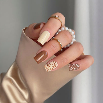 Glamouröses Press-On Nagelkunst-Set mit stylishen Edelstein-Akzenten Brehn