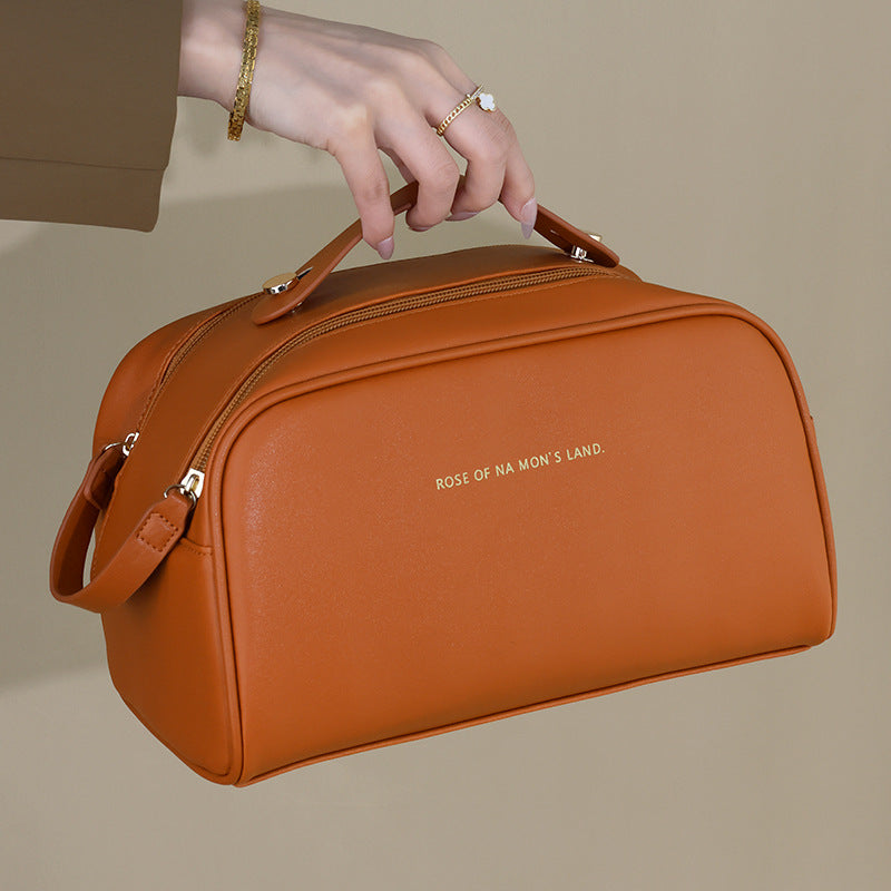 Kosmetik- Und Pflege-Tasche Im Eleganten Design Mit Praktischem Reißverschluss Brehn