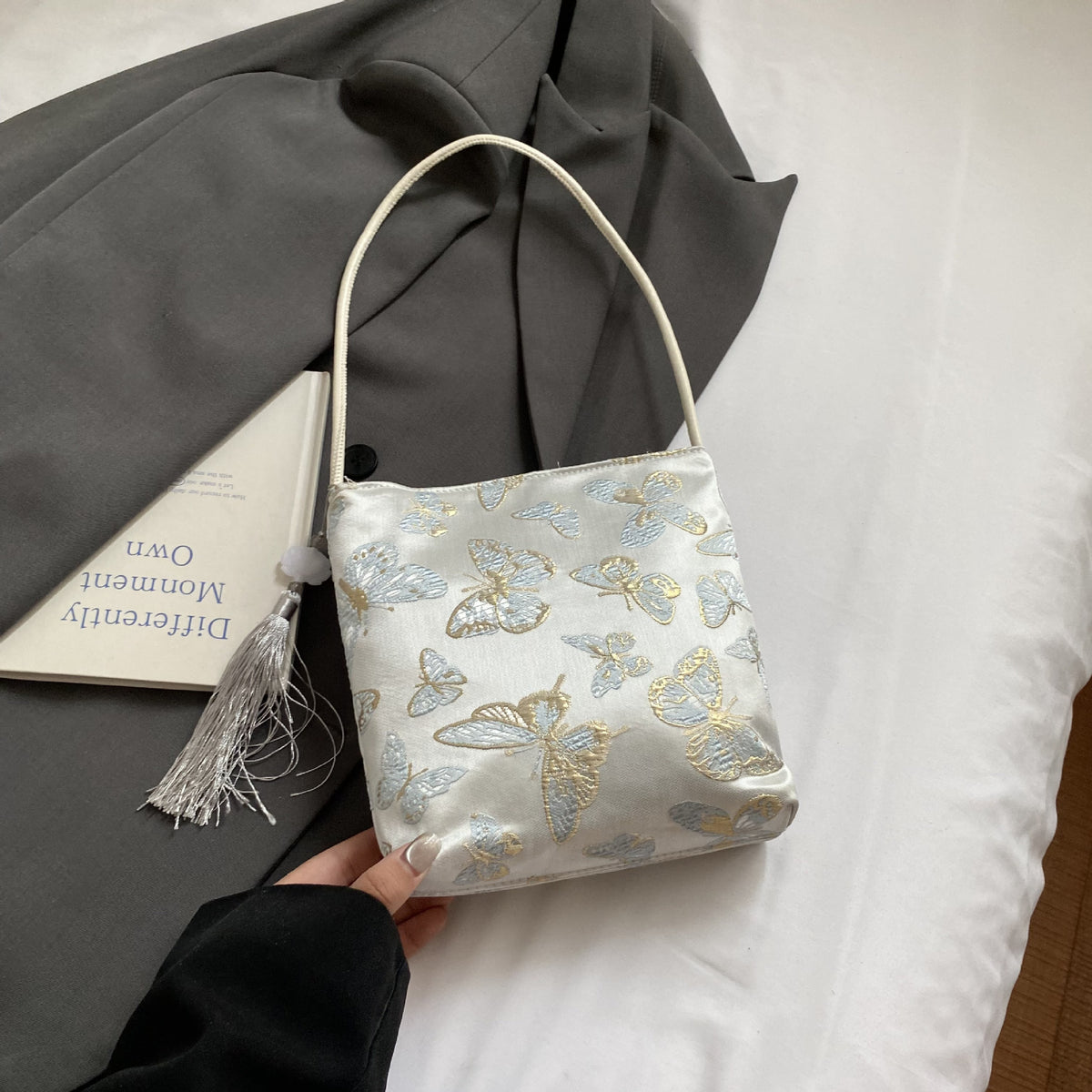 Elegante floral bedruckte Handtasche