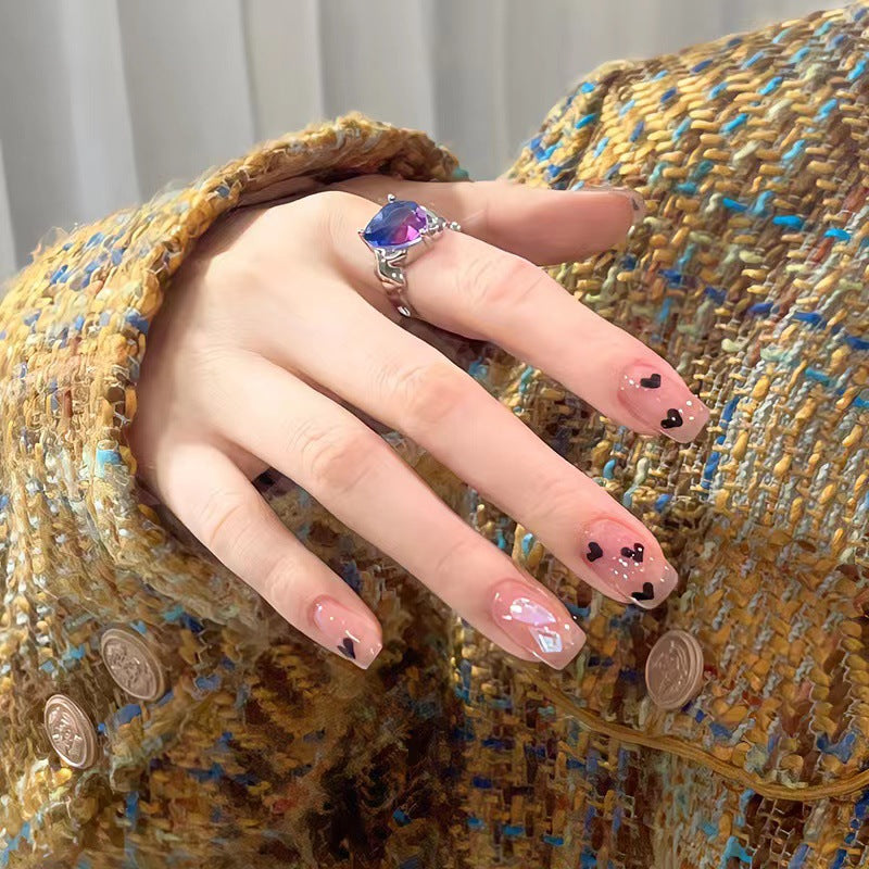 Hochwertige Herz-Nagelkunst Brehn