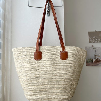 Handgefertigte Strohtasche mit Eleganten Ledergriffen Brehn