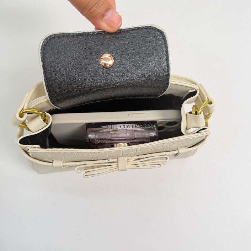 Krokodilstrukturierte Mini-Handtasche