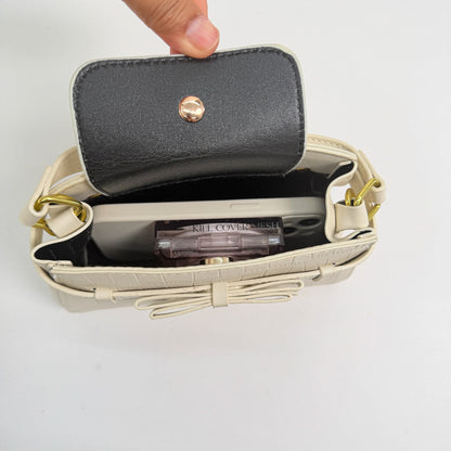 Krokodilstrukturierte Mini-Handtasche