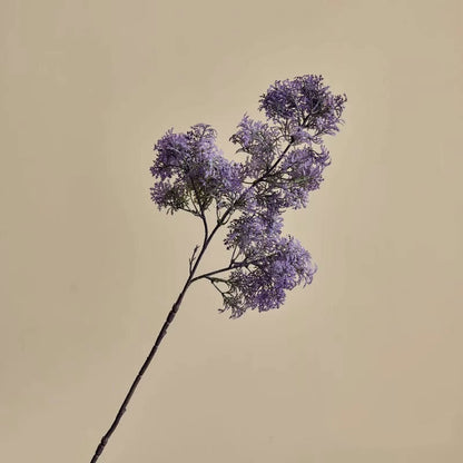 Lebensnahe dekorative Blumenstängel