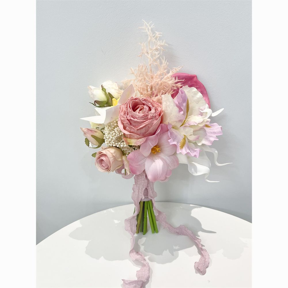 Romantischer floraler Brautstrauß
