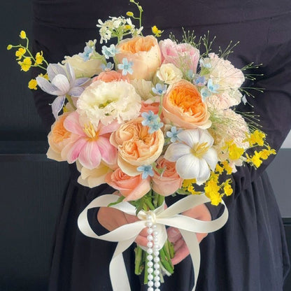 Eleganter künstlicher Blumen Brautstrauß