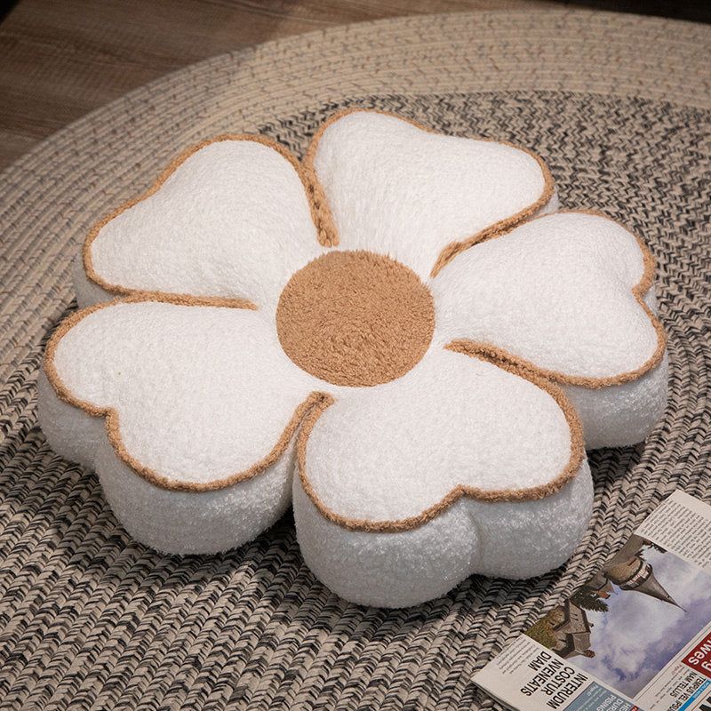 Gepolstertes Sitzkissen in Blumenform mit Kunstleder‑Mittelstück und flauschiger Randpolsterung