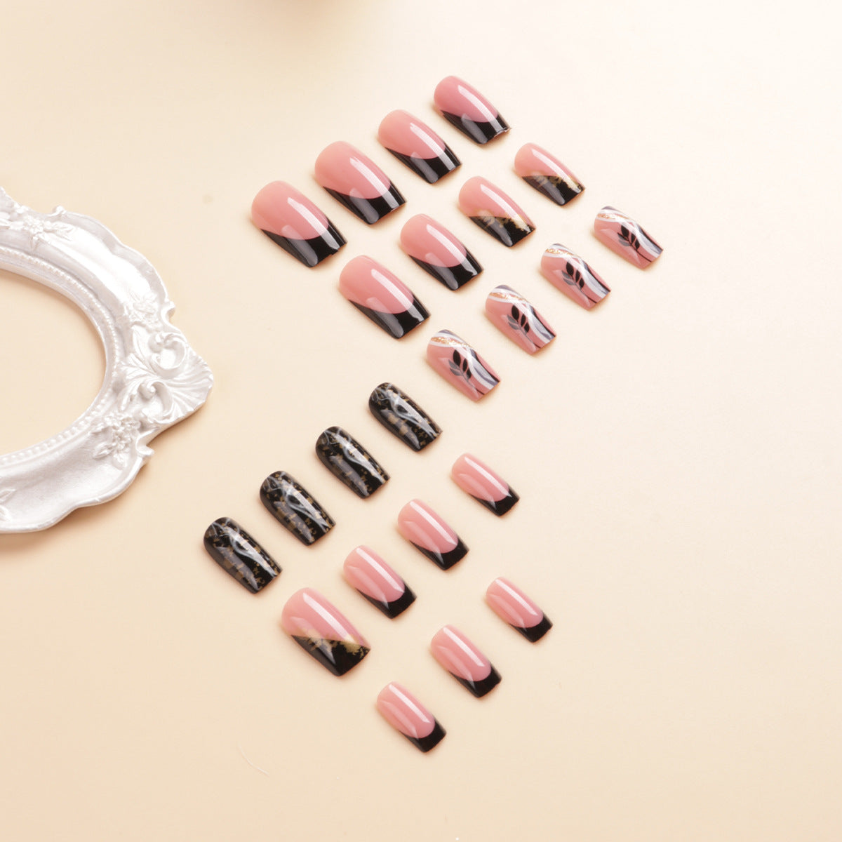 Künstlerisches Luxus Press-On Nageldesign Brehn